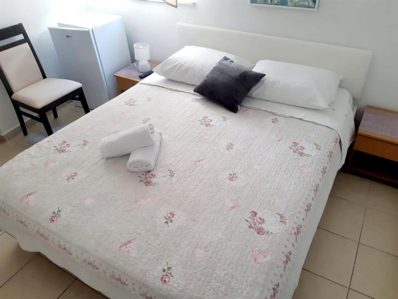 Apartment Luna Tribunj ตรีบูนย์ ภายนอก รูปภาพ