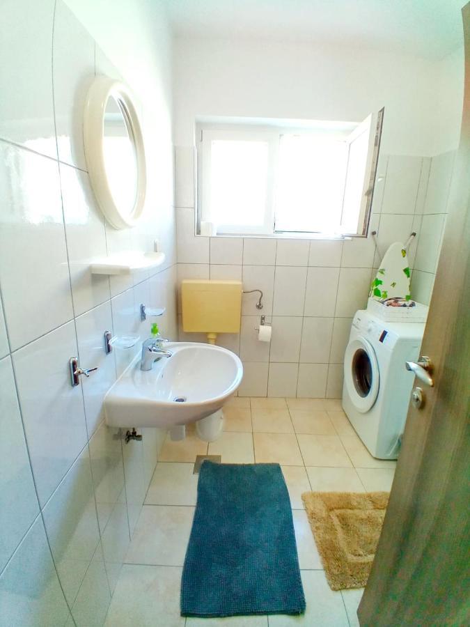 Apartment Luna Tribunj ตรีบูนย์ ภายนอก รูปภาพ