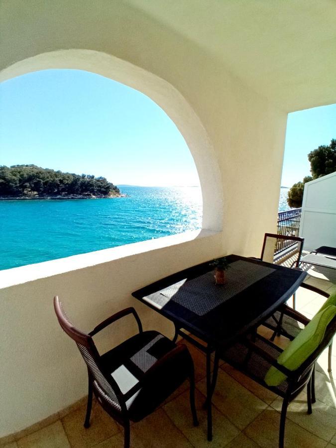 Apartment Luna Tribunj ตรีบูนย์ ภายนอก รูปภาพ