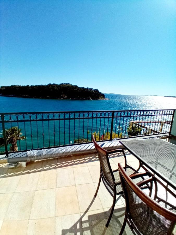 Apartment Luna Tribunj ตรีบูนย์ ภายนอก รูปภาพ