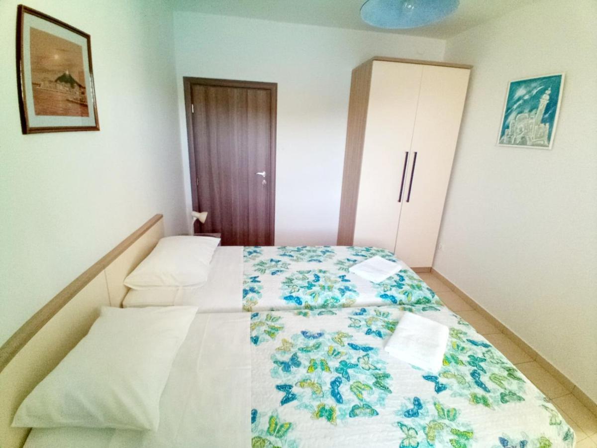Apartment Luna Tribunj ตรีบูนย์ ภายนอก รูปภาพ