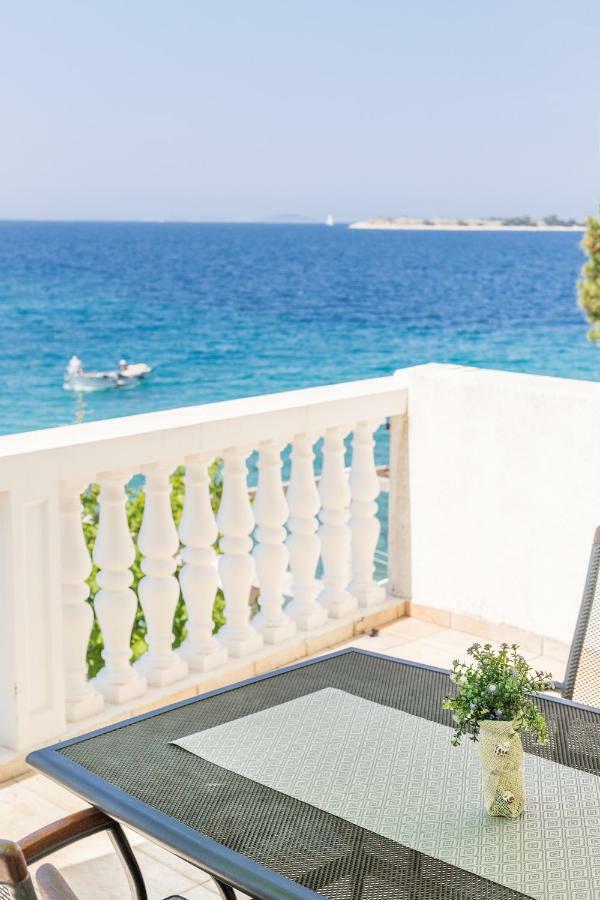 Apartment Luna Tribunj ตรีบูนย์ ภายนอก รูปภาพ